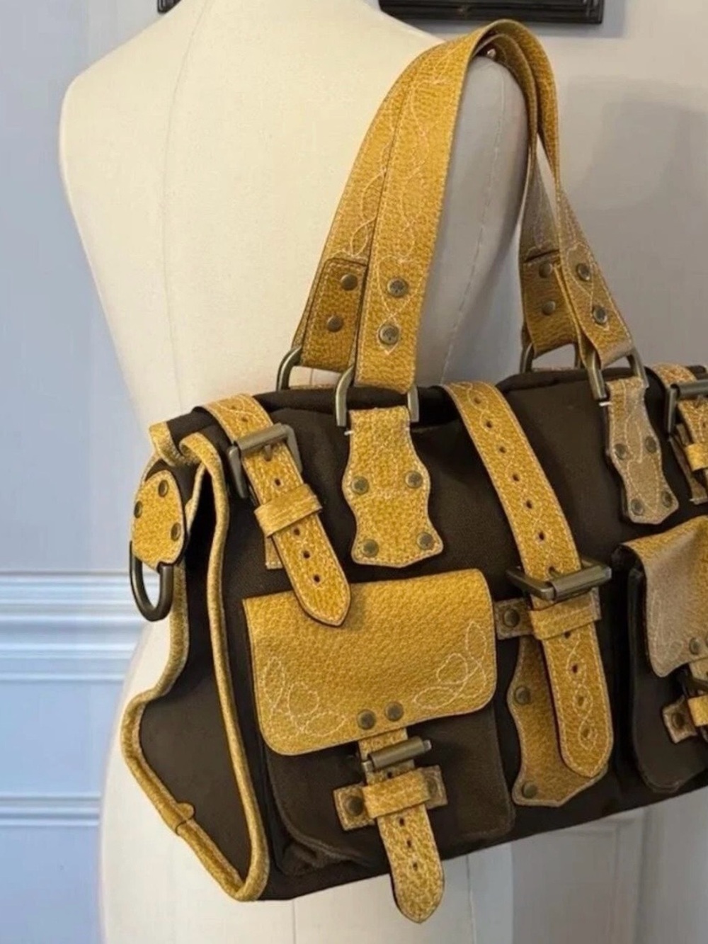 Authentic vintage 2004 Roxanne Mulberry bag